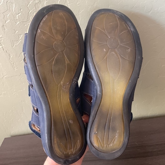 Easy Spirit Sadie Blue Suede Leather Cross Straps Comfort Sandal Size 6.5W - Picture 7 of 11